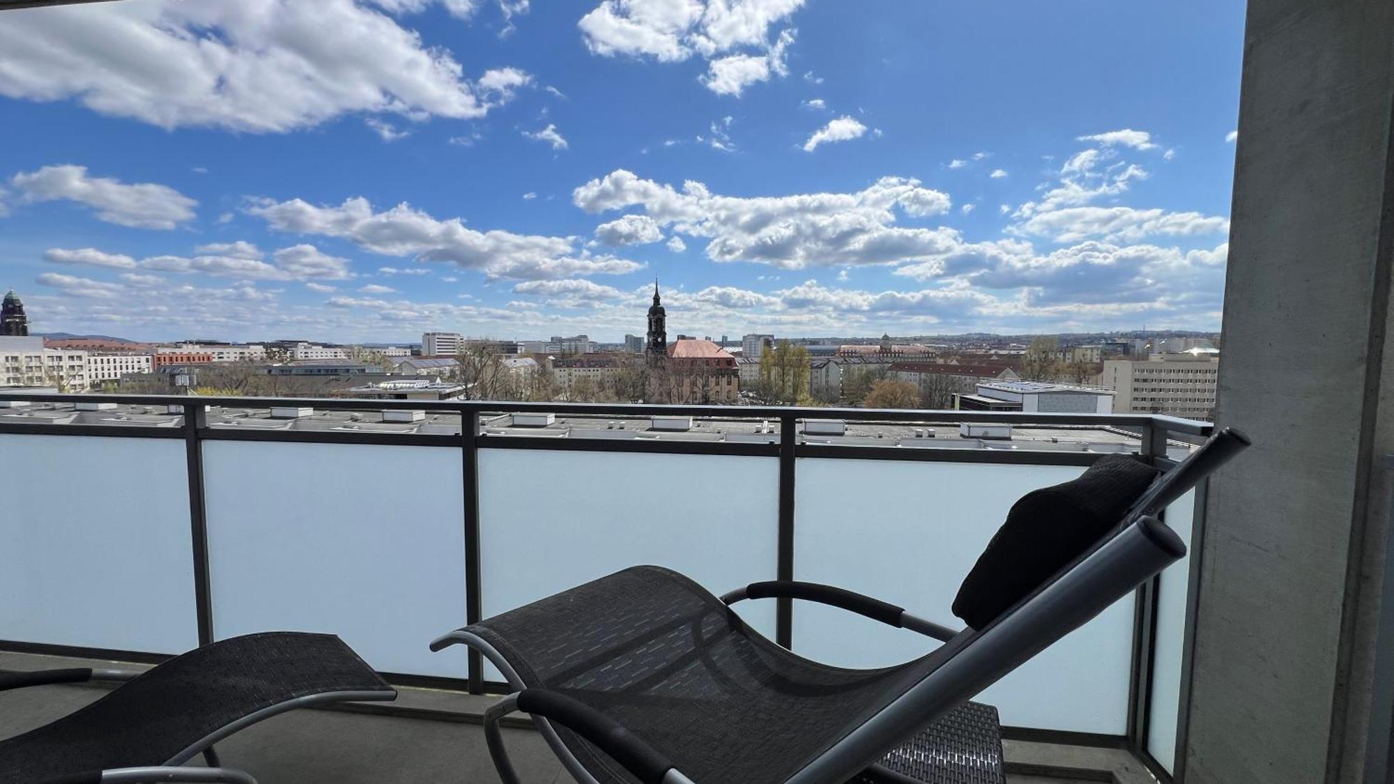 Apartment Mit Penthouse Charakter In Dresde Exterior foto